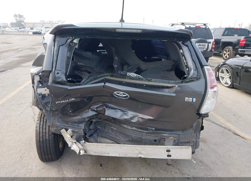 2016 TOYOTA PRIUS V TWO VIN: JTDZN3EUXGJ044372