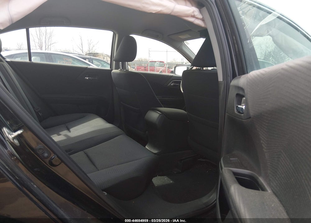 2015 HONDA ACCORD LX VIN: 1HGCR2F35FA150559