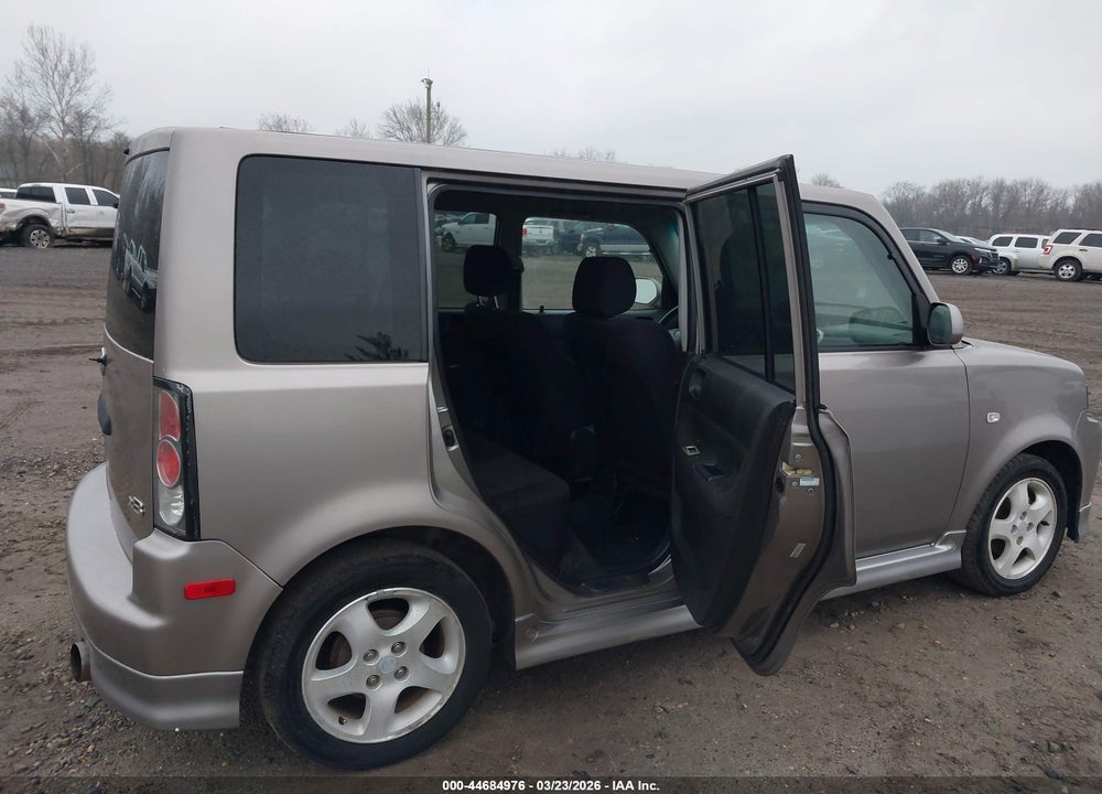 2004 SCION XB VIN: JTLKT324840168383