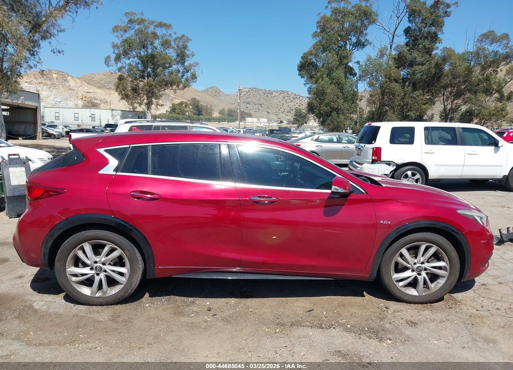 2018 INFINITI QX30 LUXURY VIN: SJKCH5CP8JA058720