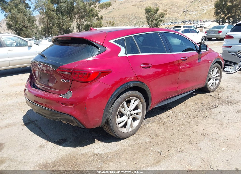 2018 INFINITI QX30 LUXURY VIN: SJKCH5CP8JA058720