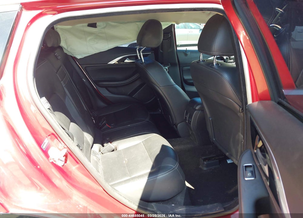 2018 INFINITI QX30 LUXURY VIN: SJKCH5CP8JA058720