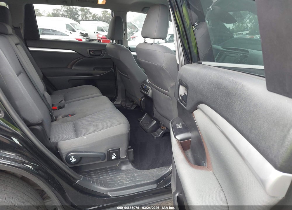 2019 TOYOTA HIGHLANDER LE VIN: 5TDZZRFH0KS342014