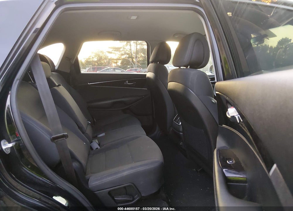 2016 KIA SORENTO 2.4L L VIN: 5XYPG4A30GG061251