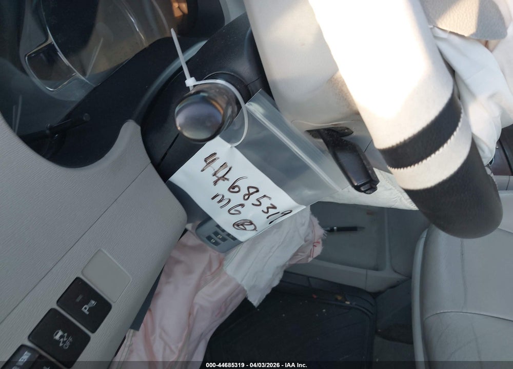 2012 TOYOTA SIENNA XLE V6 8 PASSENGER VIN: 5TDYK3DC6CS202958