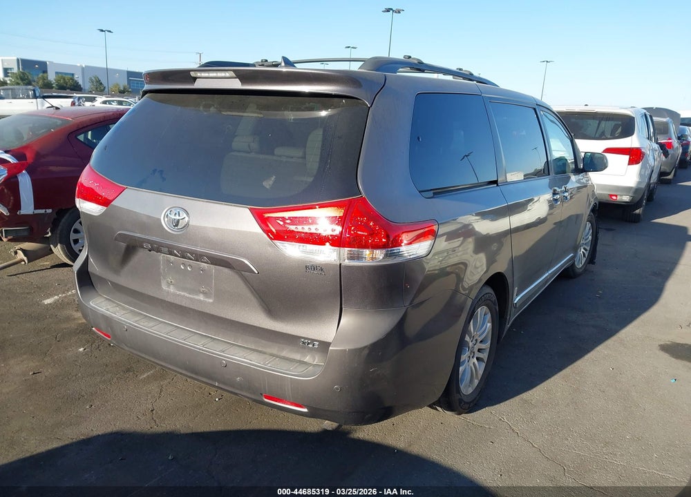 2012 TOYOTA SIENNA XLE V6 8 PASSENGER VIN: 5TDYK3DC6CS202958