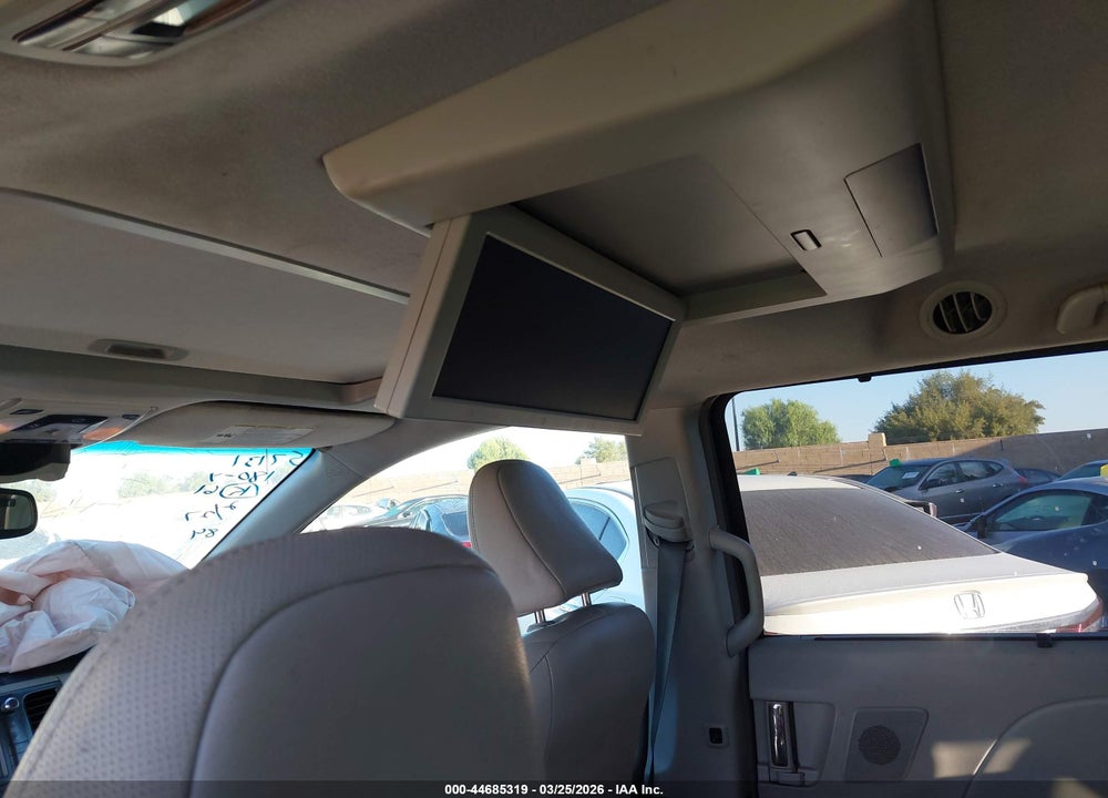 2012 TOYOTA SIENNA XLE V6 8 PASSENGER VIN: 5TDYK3DC6CS202958