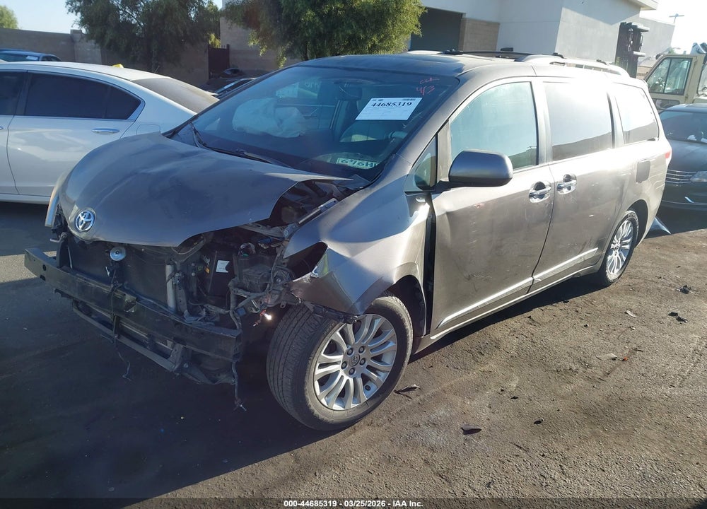 2012 TOYOTA SIENNA XLE V6 8 PASSENGER VIN: 5TDYK3DC6CS202958