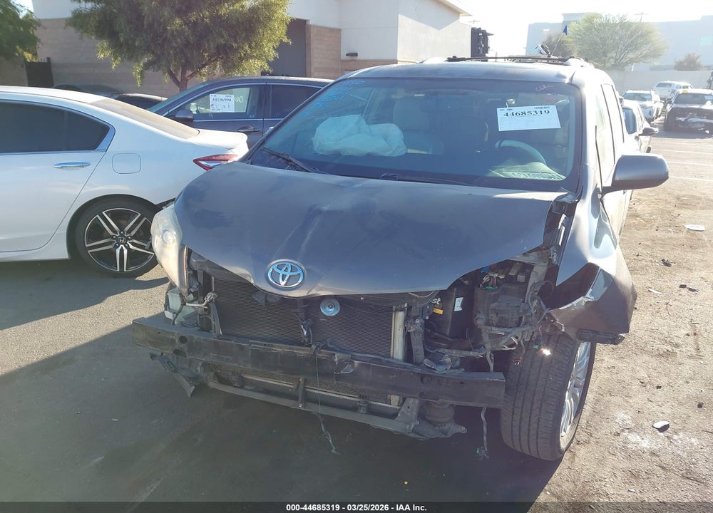 2012 TOYOTA SIENNA XLE V6 8 PASSENGER VIN: 5TDYK3DC6CS202958