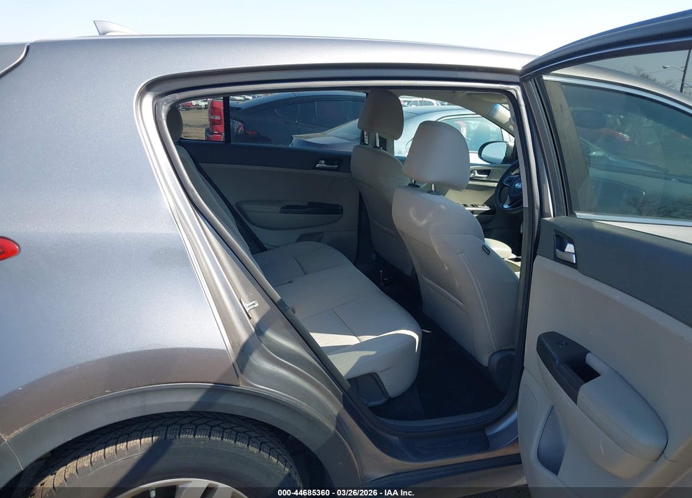 2017 KIA SPORTAGE LX VIN: KNDPMCAC6H7295928