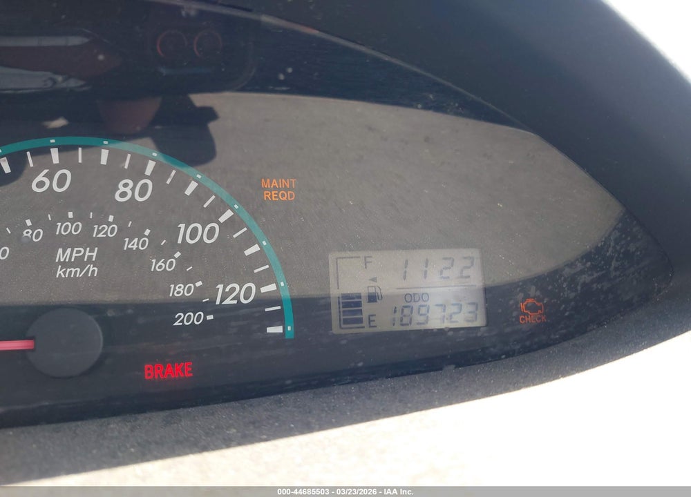 2010 TOYOTA YARIS VIN: JTDBT4K33A4073923