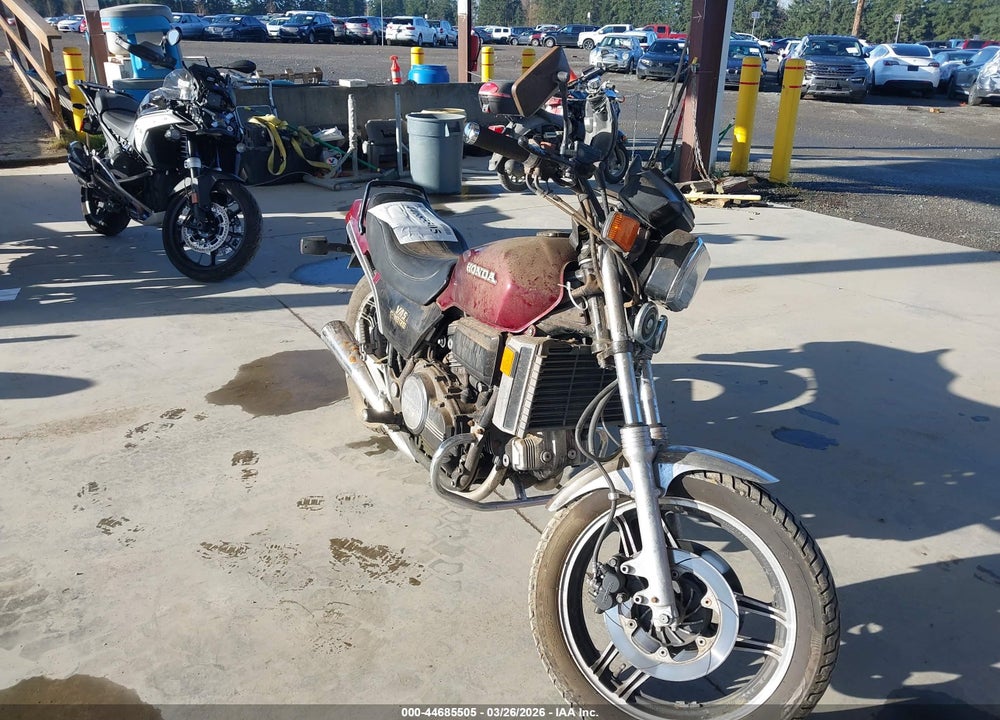 1983 HONDA VF750 S VIN: JH2RC0707DM106634