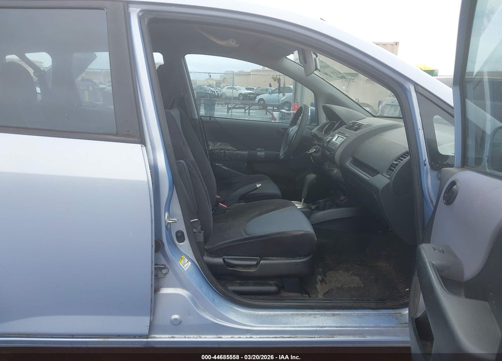 2008 HONDA FIT VIN: JHMGD38498S054276