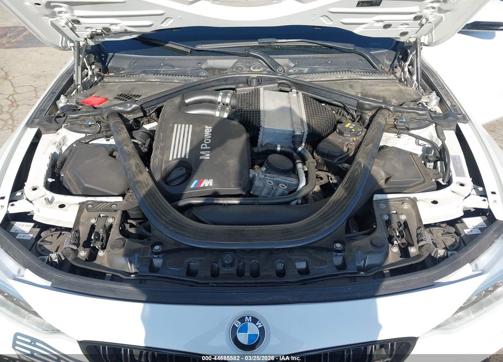 2015 BMW M4 VIN: WBS3R9C51FK334946