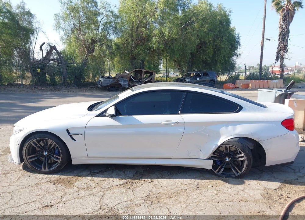 2015 BMW M4 VIN: WBS3R9C51FK334946