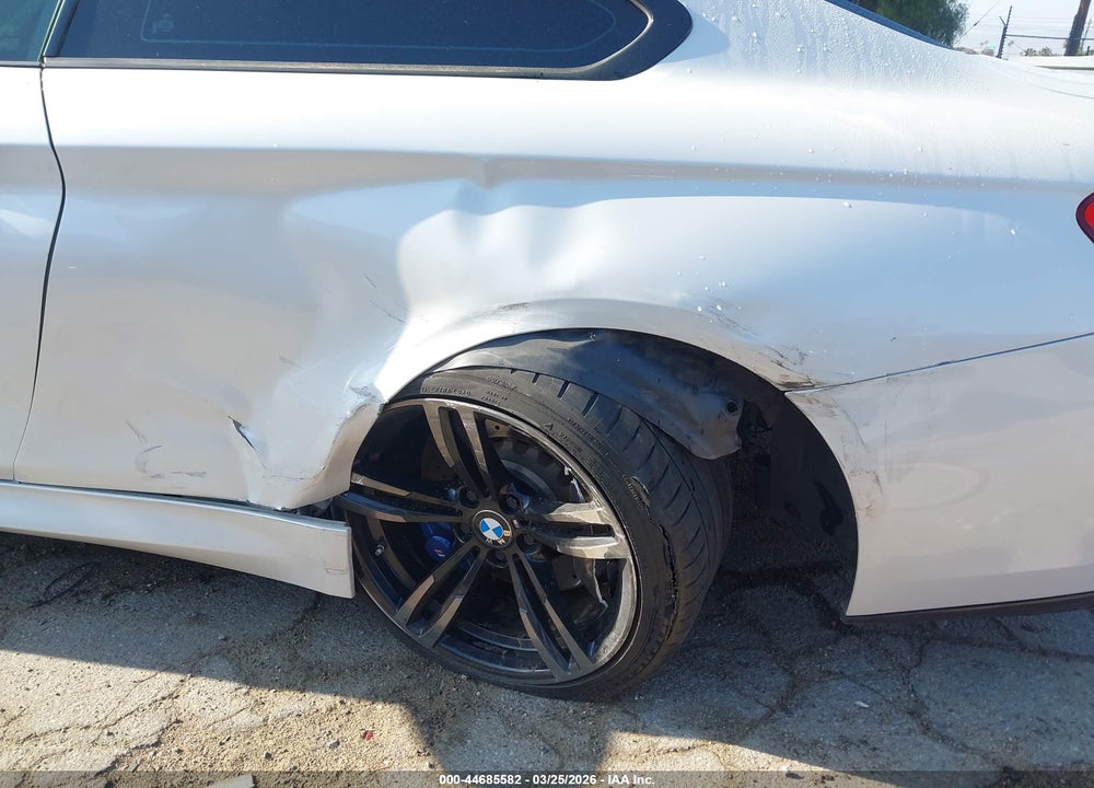 2015 BMW M4 VIN: WBS3R9C51FK334946