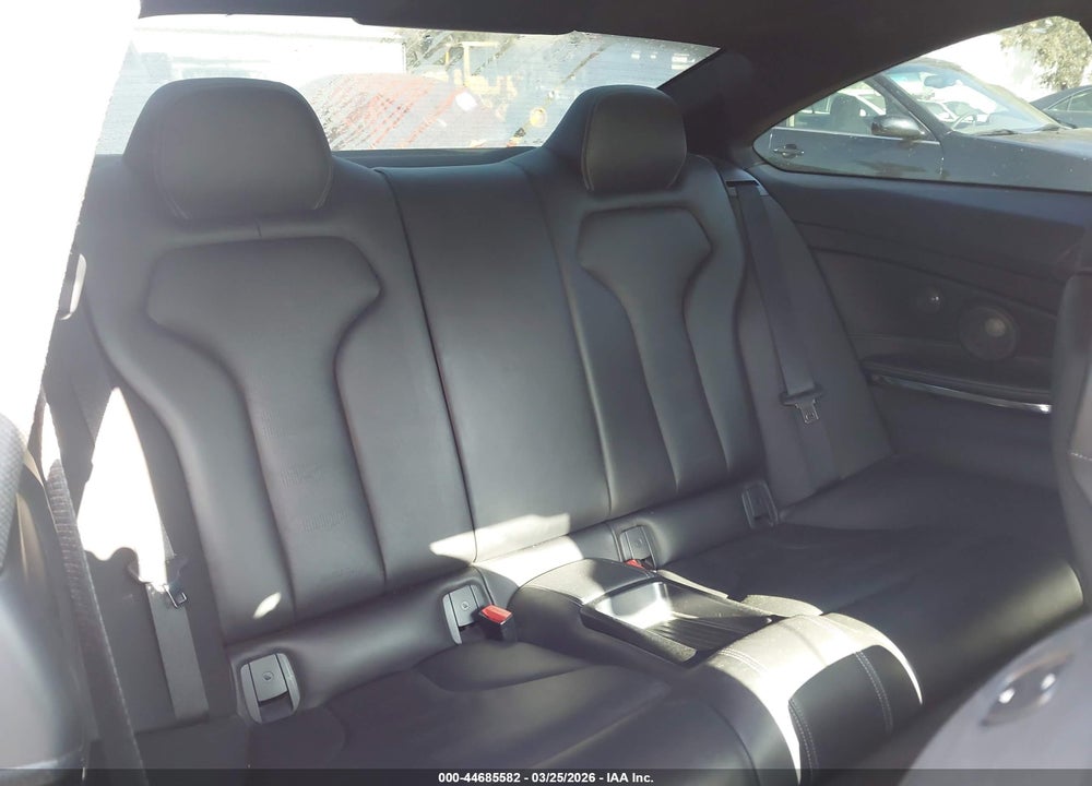 2015 BMW M4 VIN: WBS3R9C51FK334946