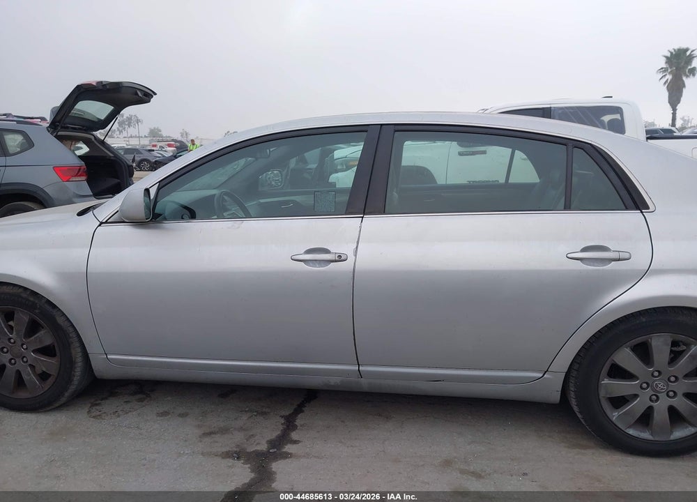 2005 TOYOTA AVALON TOURING VIN: 4T1BK36B75U038060