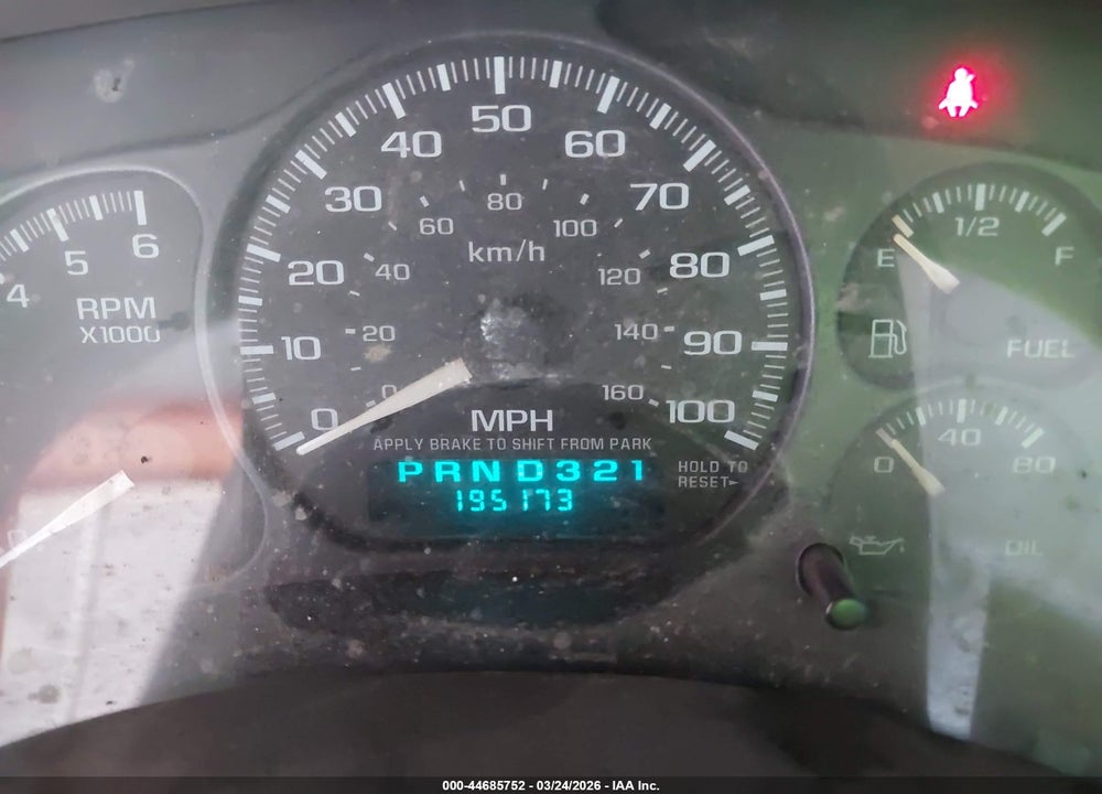 2002 CHEVROLET SUBURBAN 1500 LT VIN: 1GNFK16T82J229574