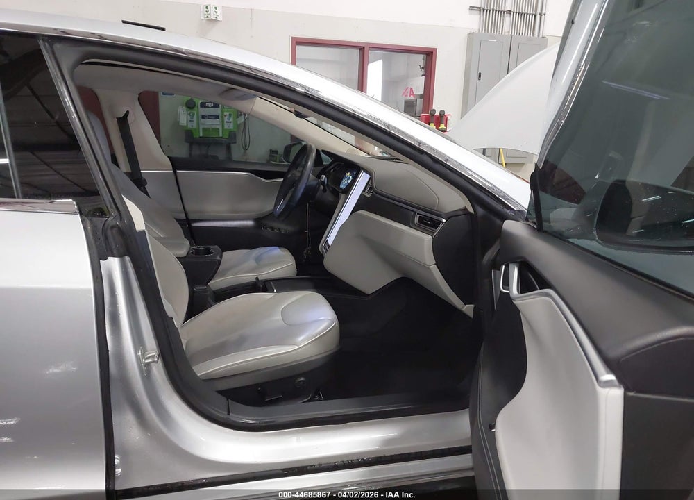 2014 TESLA MODEL S P85 VIN: 5YJSA1H14EFP39311