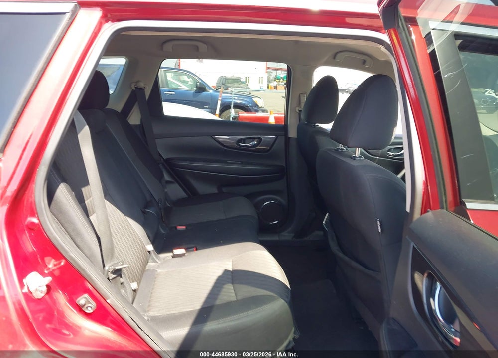 2019 NISSAN ROGUE SV VIN: 5N1AT2MT0KC797262