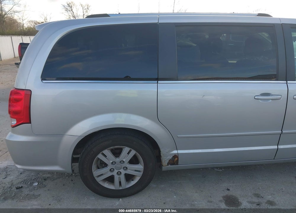 2011 DODGE GRAND CARAVAN CREW VIN: 2D4RN5DG7BR723840
