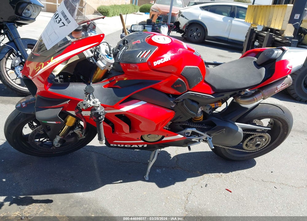 2020 DUCATI PANIGALE V4/V4S/V4S SPECIALE VIN: ZDMDAGNW0LB012148