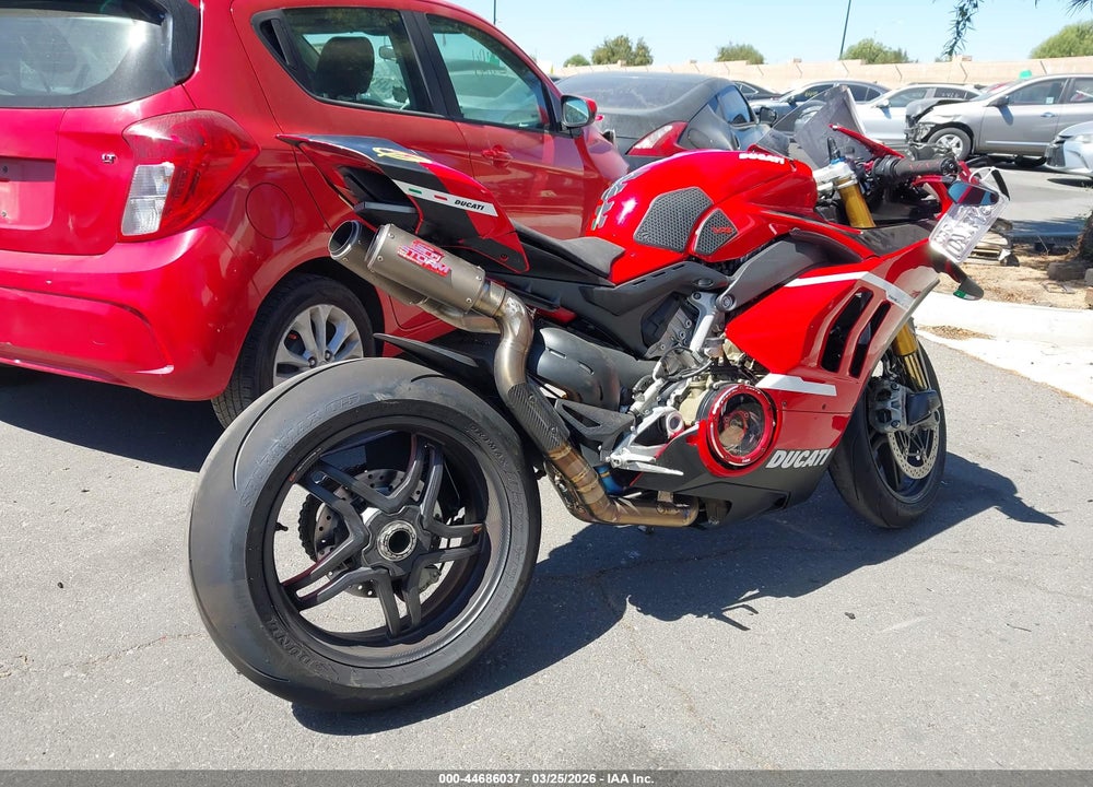 2020 DUCATI PANIGALE V4/V4S/V4S SPECIALE VIN: ZDMDAGNW0LB012148