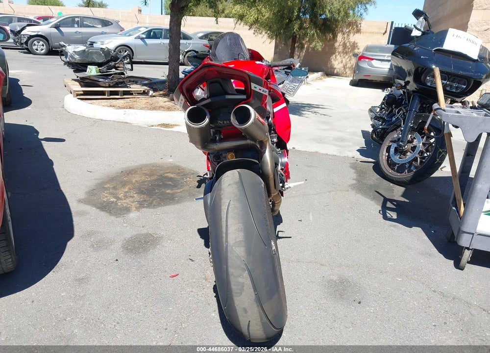 2020 DUCATI PANIGALE V4/V4S/V4S SPECIALE VIN: ZDMDAGNW0LB012148