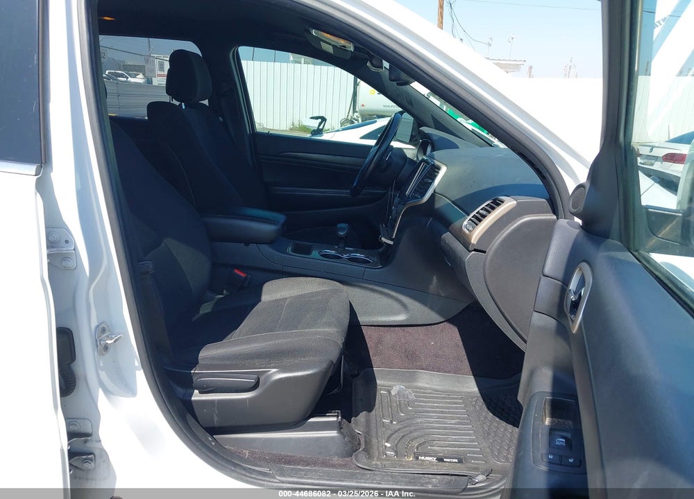2015 JEEP GRAND CHEROKEE LAREDO VIN: 1C4RJFAG1FC211282