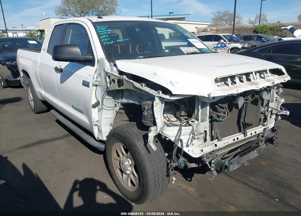 2018 TOYOTA TUNDRA SR5 5.7L V8 VIN: 5TFRY5F11JX234654
