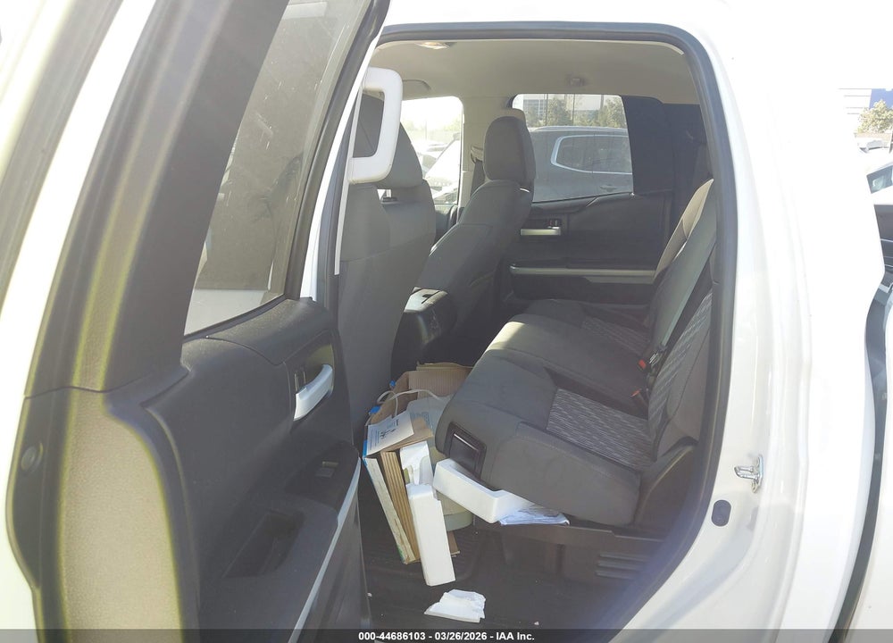2018 TOYOTA TUNDRA SR5 5.7L V8 VIN: 5TFRY5F11JX234654