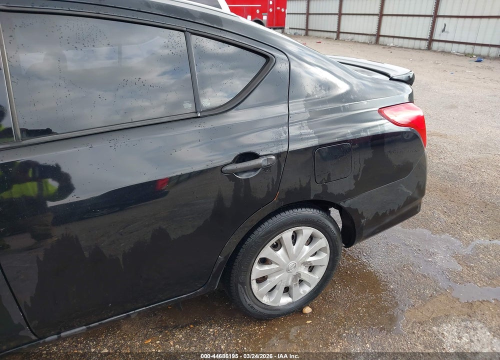 2015 NISSAN VERSA 1.6 S+ VIN: 3N1CN7AP2FL862380
