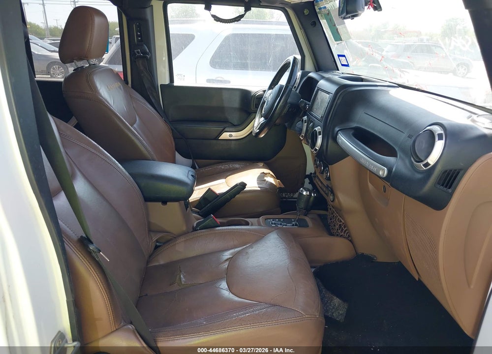 2015 JEEP WRANGLER UNLIMITED SAHARA VIN: 1C4BJWEG5FL537615