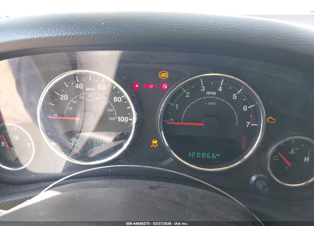 2015 JEEP WRANGLER UNLIMITED SAHARA VIN: 1C4BJWEG5FL537615