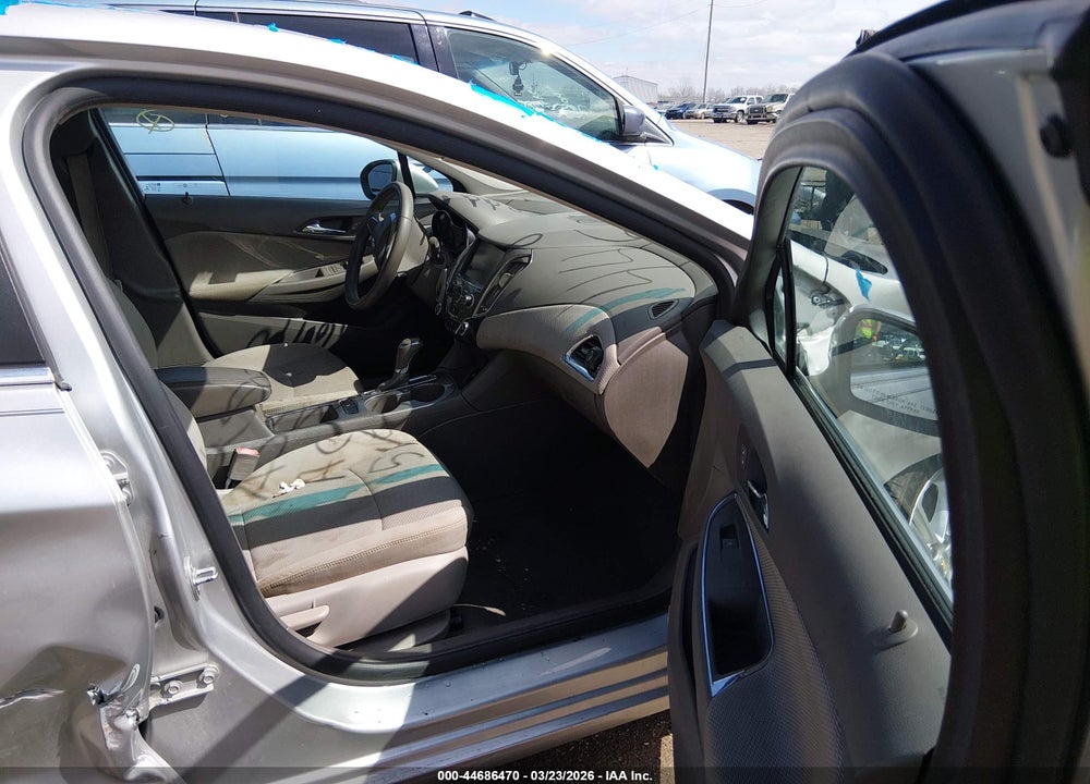 2017 CHEVROLET CRUZE LT AUTO VIN: 3G1BE5SM6HS519008