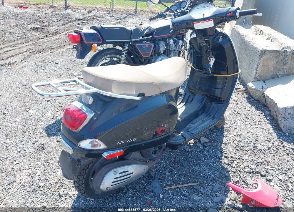 2010 VESPA LX 150 VIN: ZAPM448F7A5018553
