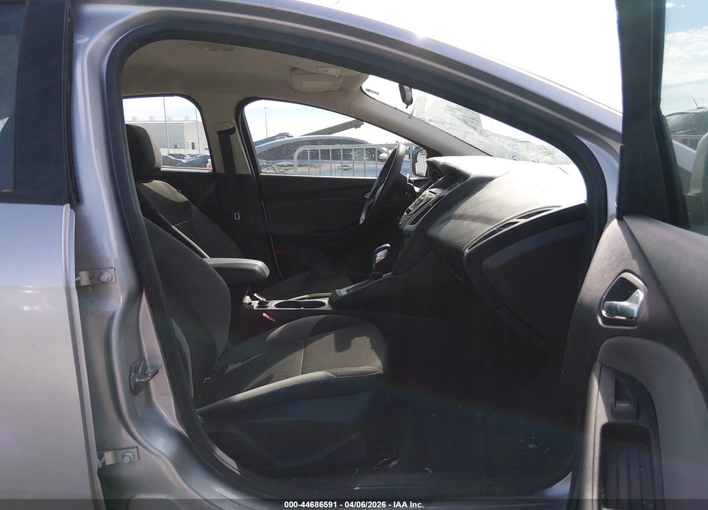 2014 FORD FOCUS SE VIN: 1FADP3F24EL123098