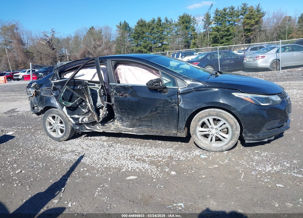 2018 CHEVROLET CRUZE LT AUTO VIN: 1G1BE5SM1J7127235