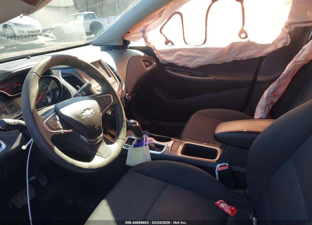 2018 CHEVROLET CRUZE LT AUTO VIN: 1G1BE5SM1J7127235