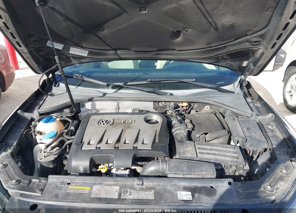 2014 VOLKSWAGEN PASSAT 2.0L TDI SE VIN: 1VWBN7A37EC049615