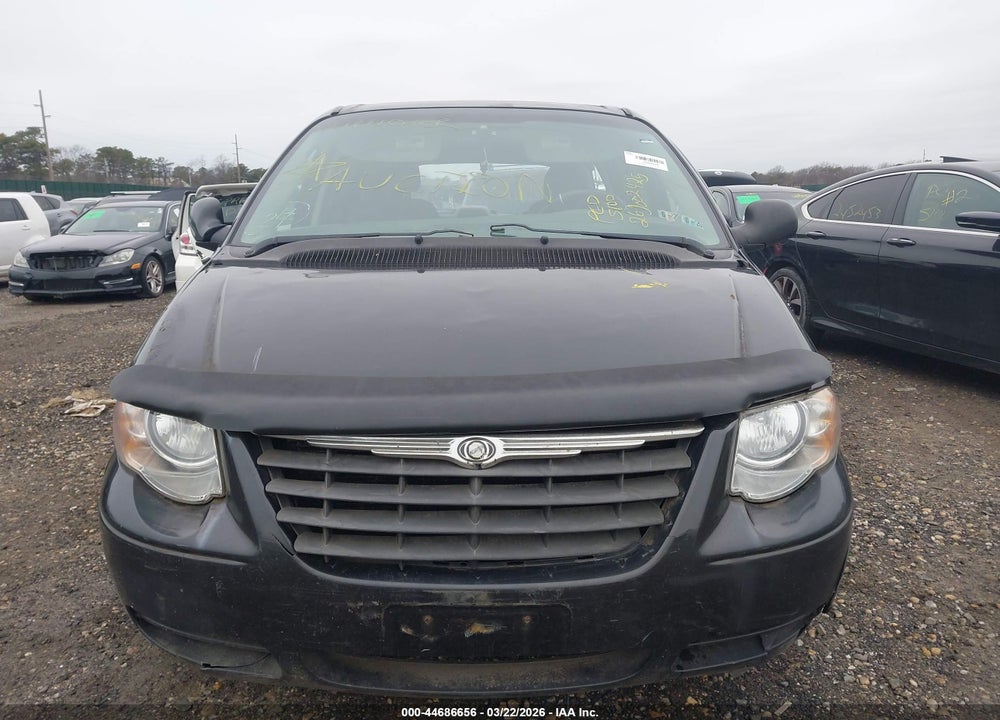 2006 CHRYSLER TOWN & COUNTRY LX VIN: 2A4GP44R66R692557