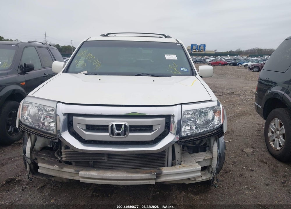 2011 HONDA PILOT TOURING VIN: 5FNYF3H96BB038634