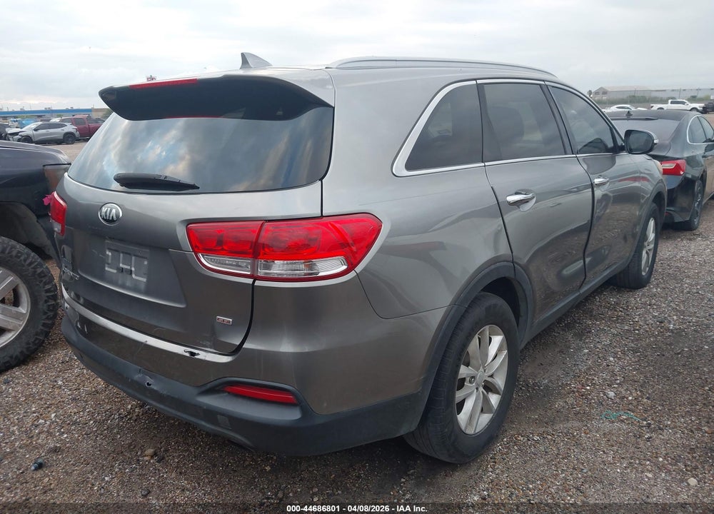 2016 KIA SORENTO 2.4L LX VIN: 5XYPG4A33GG047408