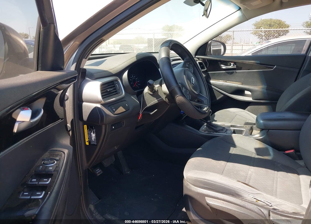 2016 KIA SORENTO 2.4L LX VIN: 5XYPG4A33GG047408