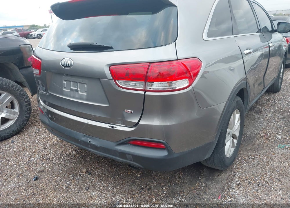 2016 KIA SORENTO 2.4L LX VIN: 5XYPG4A33GG047408