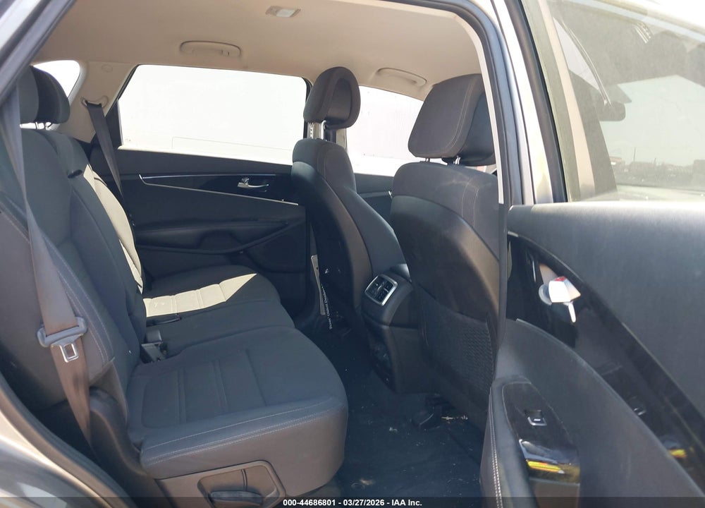 2016 KIA SORENTO 2.4L LX VIN: 5XYPG4A33GG047408