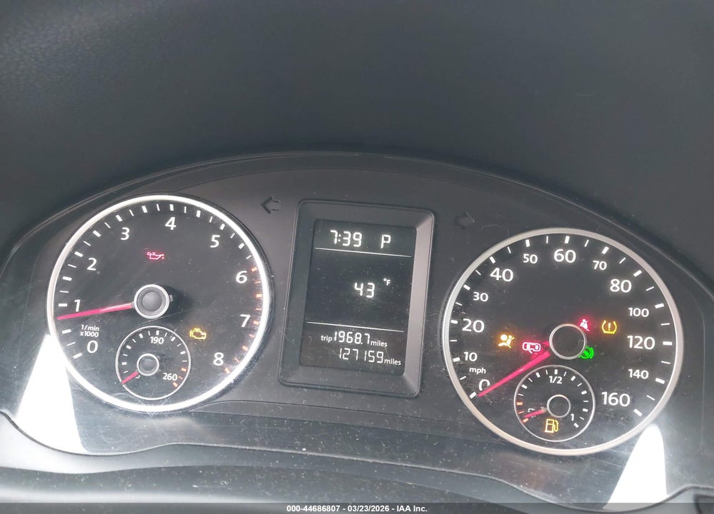 2011 VOLKSWAGEN TIGUAN S VIN: WVGBV7AX3BW565840