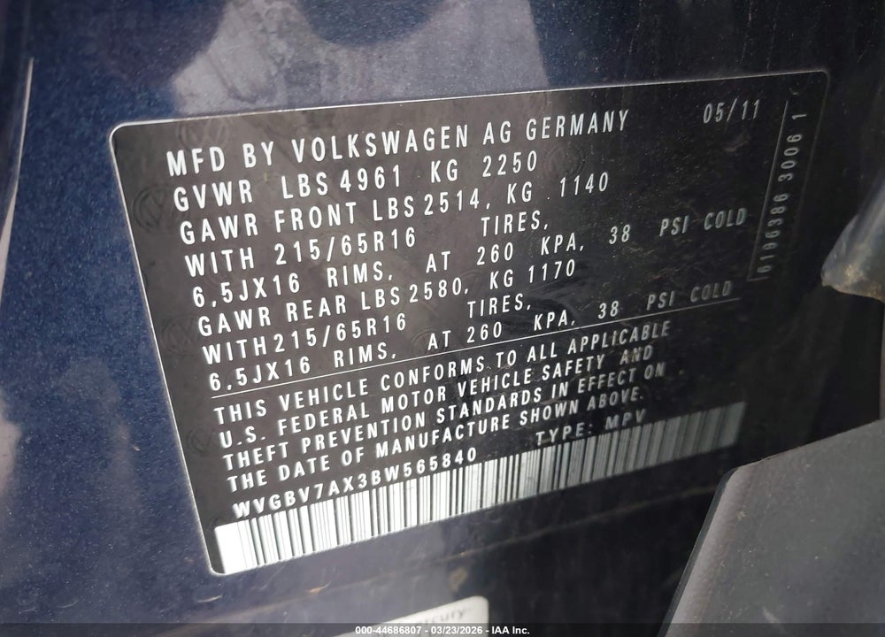 2011 VOLKSWAGEN TIGUAN S VIN: WVGBV7AX3BW565840