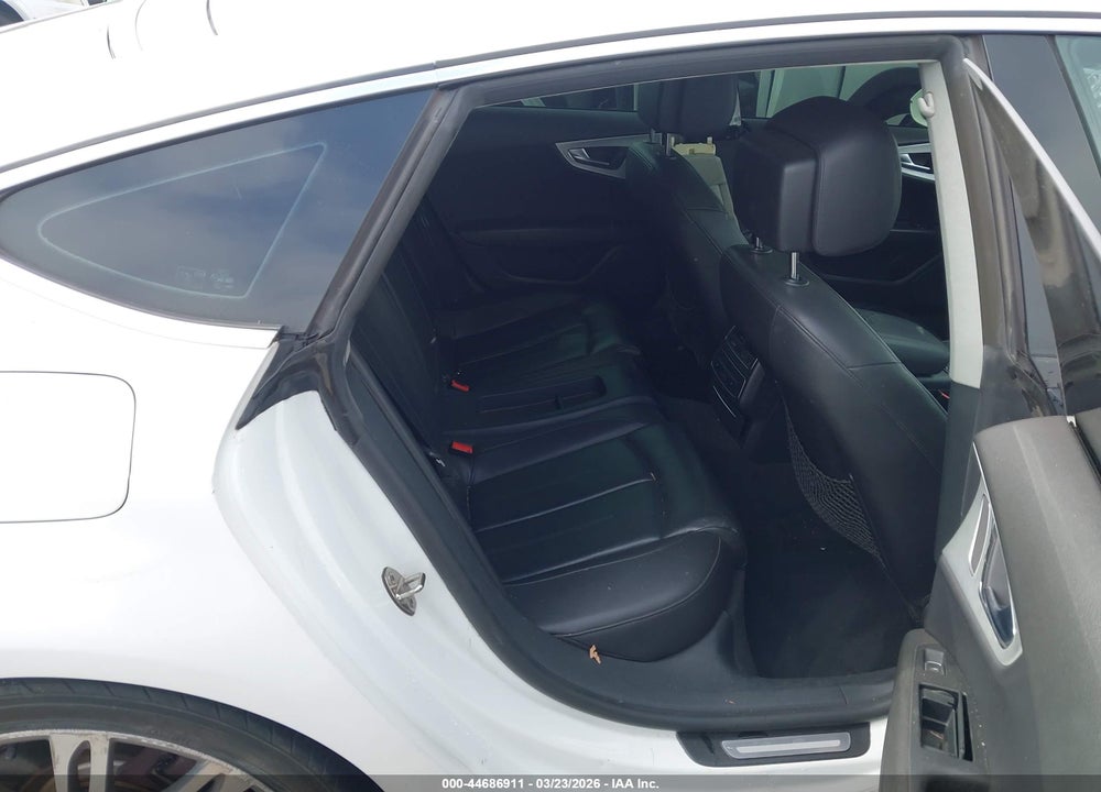 2012 AUDI A7 PREMIUM VIN: WAUYGAFC6CN051139